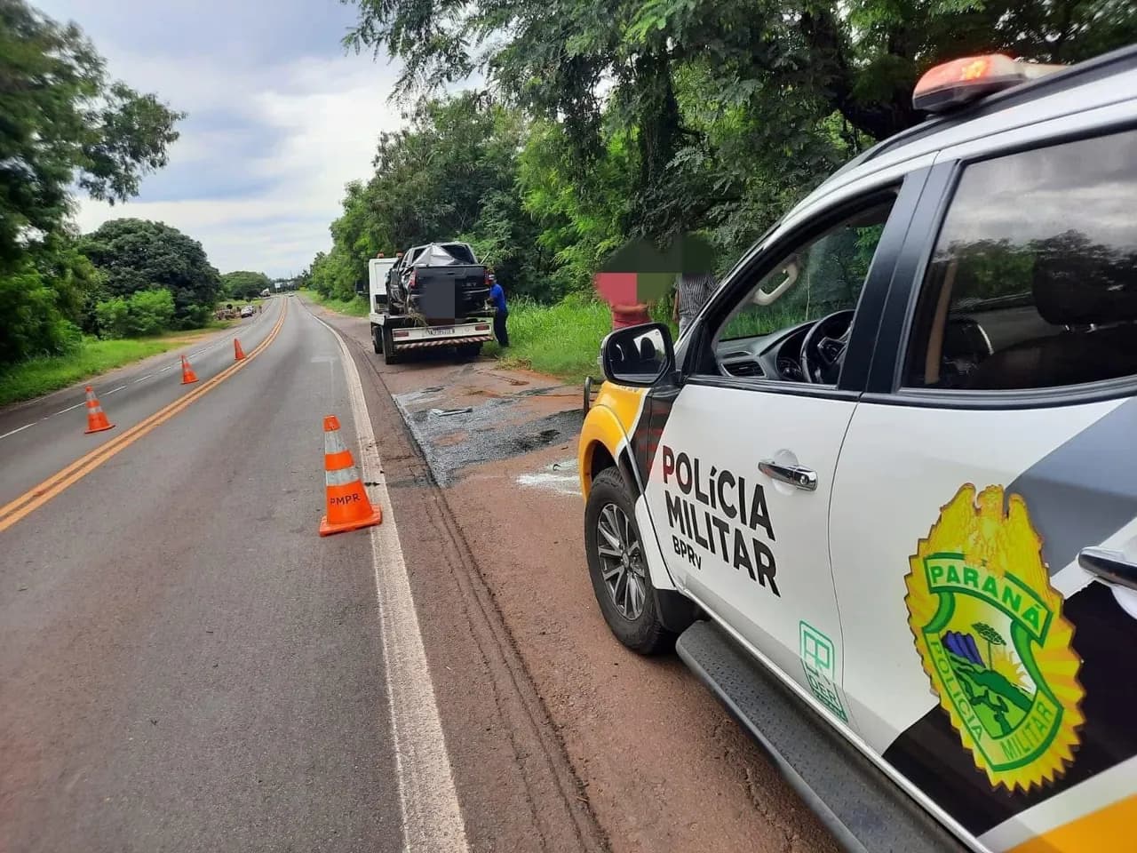 Colisão frontal seguido de capotamento deixa uma pessoa ferida na PR-323
