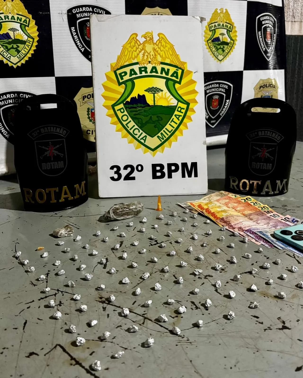 Após denúncias ROTAM apreende mais de 100 pedras de crack com jovem em bar de Paiçandu