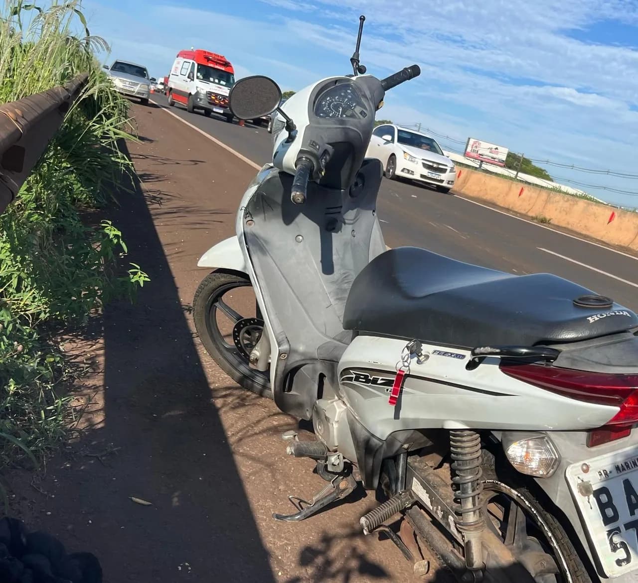 Duas irmãs a caminho do trabalho ficam feridas após acidente na PR-323 entre Paiçandu e Maringá
