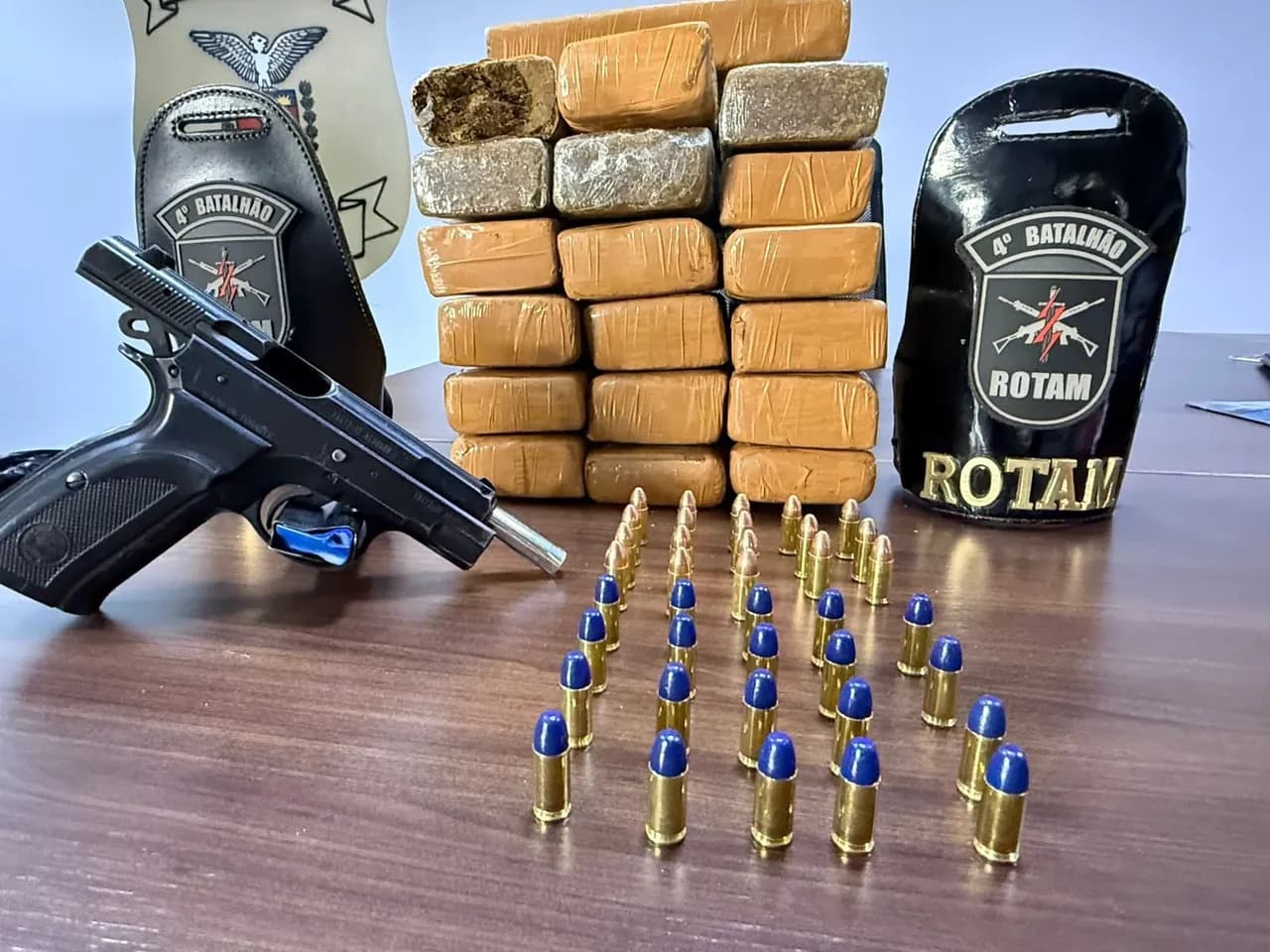Jovem beneficiado com “saidinha” é preso por tráfico e roubo em Floresta
