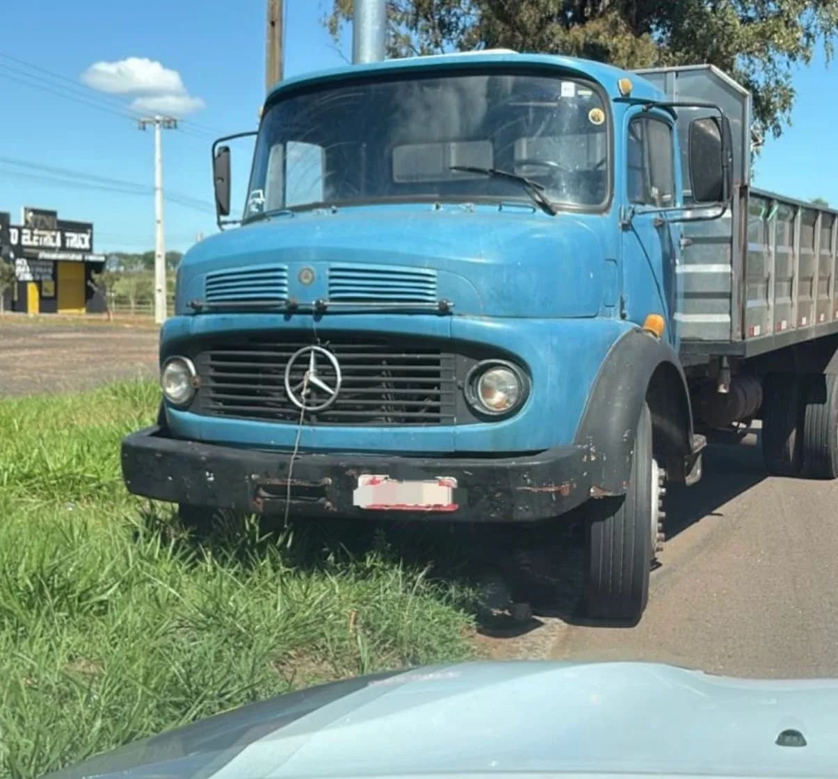 Caminhão furtado é recuperado pela Polícia Militar na rodovia PR-323