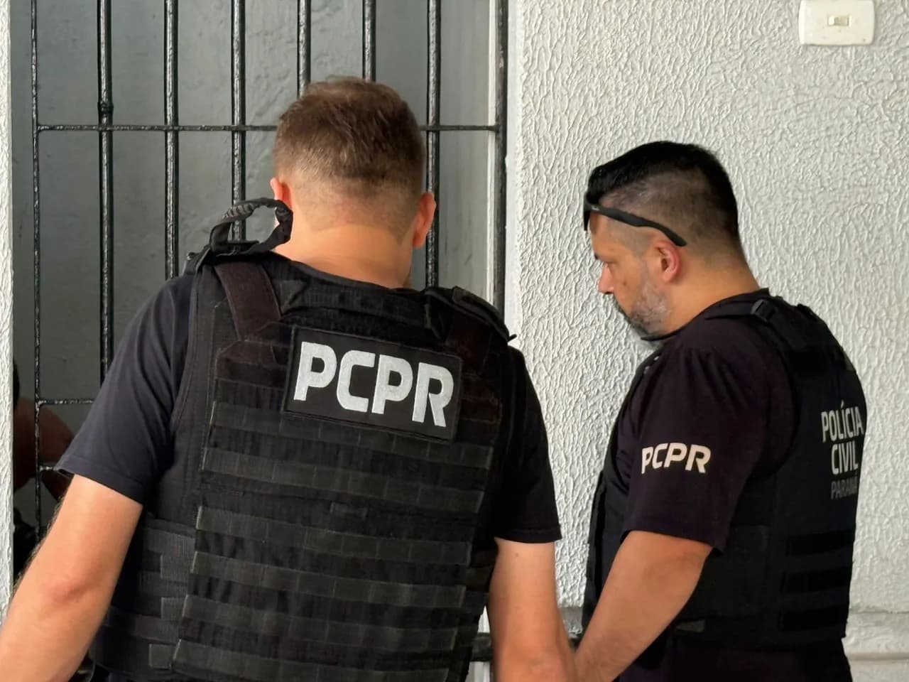 Suspeito de integrar quadrilha “Piratas do Asfalto” é preso em Floresta com carro furtado