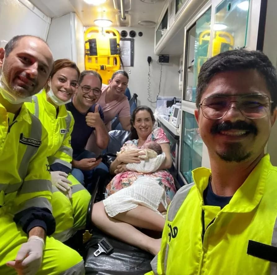Nasceu na PR-323 - Socorristas da Concessionária EPR Paraná realizam parto após gestante passar mal na rodovia