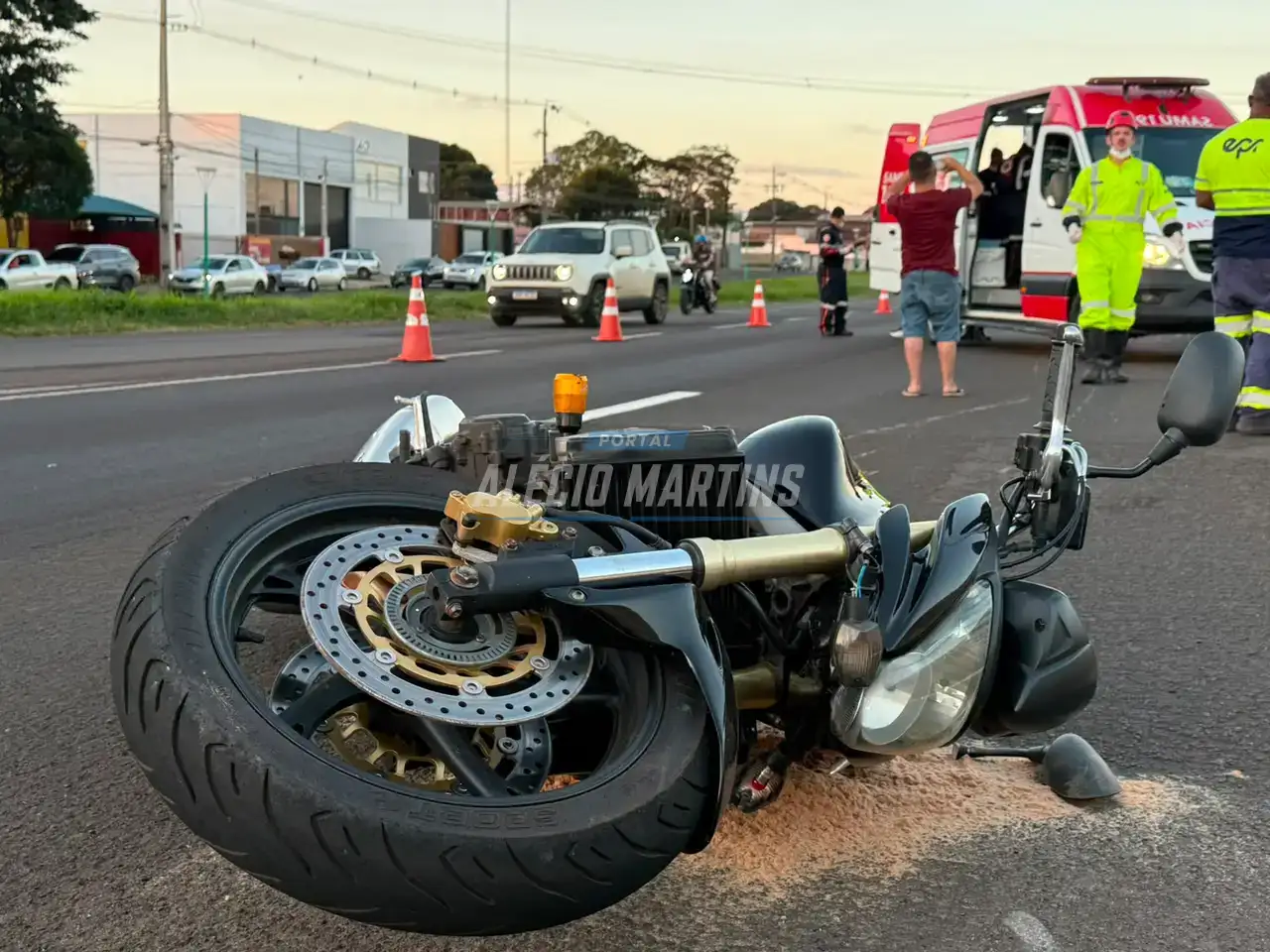 Motociclista fica ferido após colisão traseira na PR-323, em Paiçandu