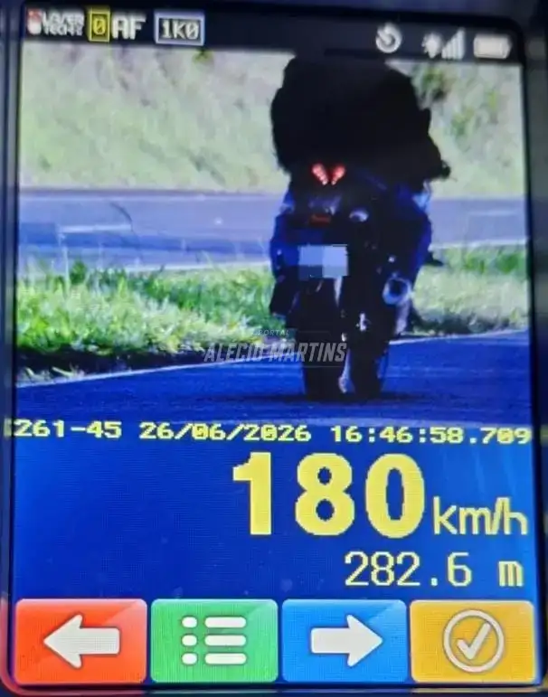 Motociclista é flagrado a 180 km/h na PR-323 em Paiçandu