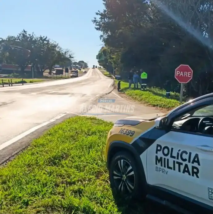 Idosa com bicicleta elétrica avança preferencial e sofre acidente na PR-323