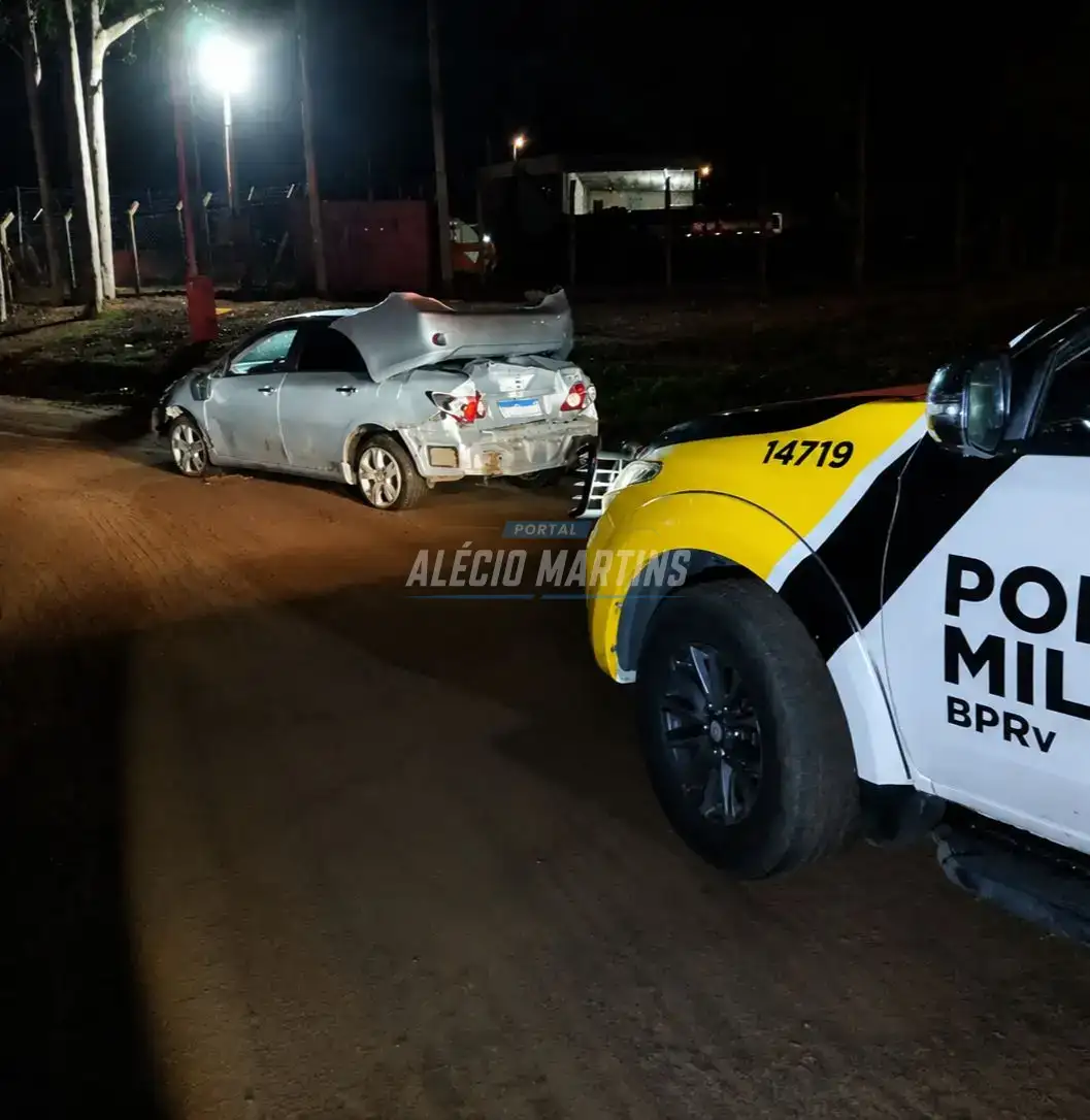 Motorista fica ferido após veículo capotar na PR-323, na região de Cianorte