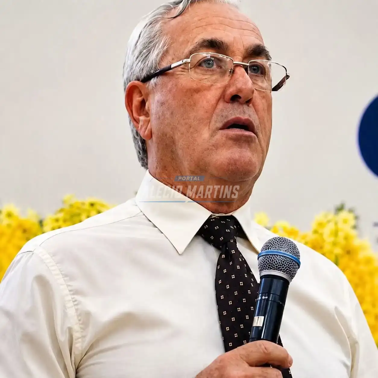 Idoso morre no hospital após cair de escada durante reforma em residência em Maringá