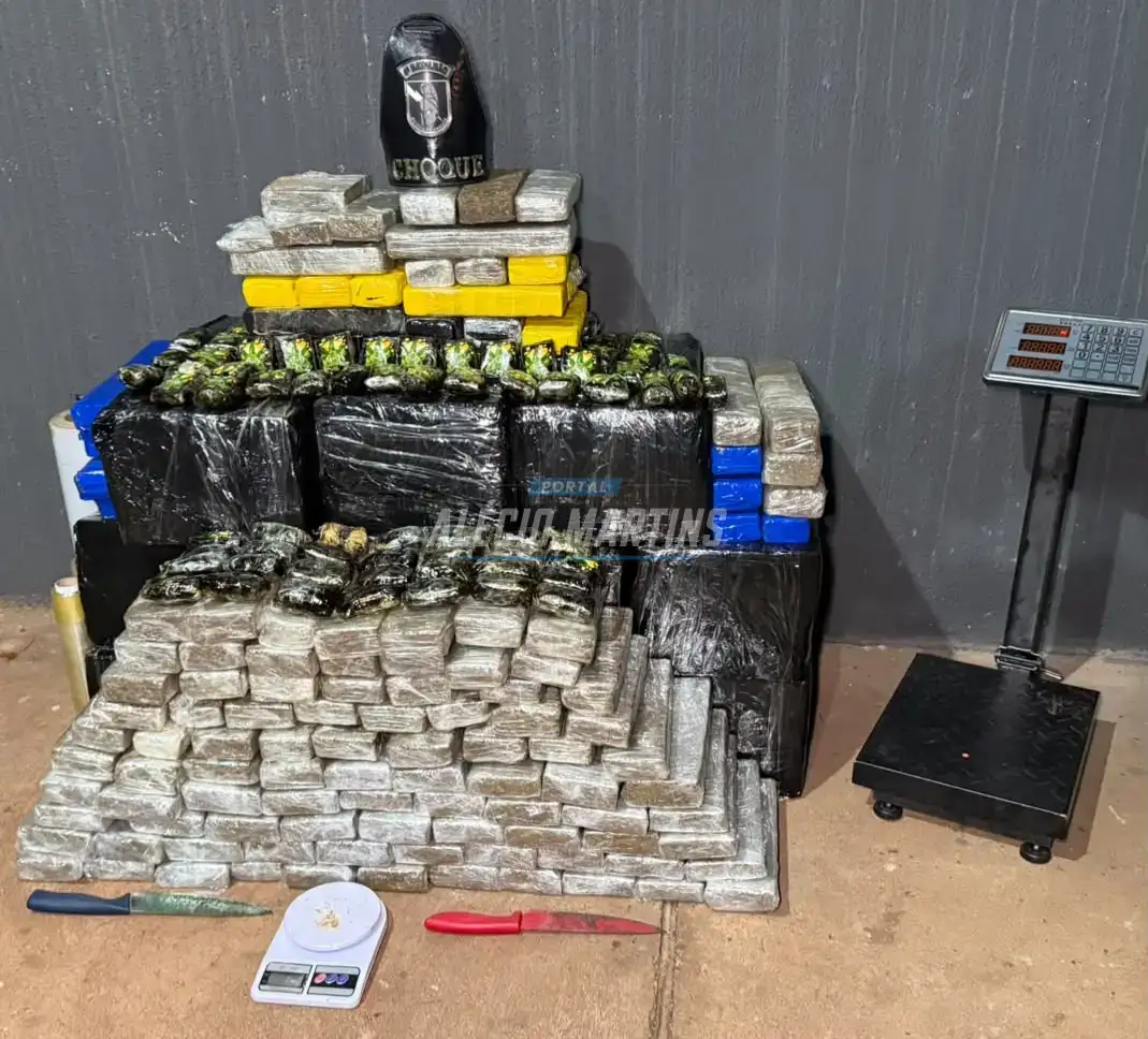 Equipe CHOQUE encontra mais de 340 quilos de drogas em imóvel usado como depósito em Paiçandu