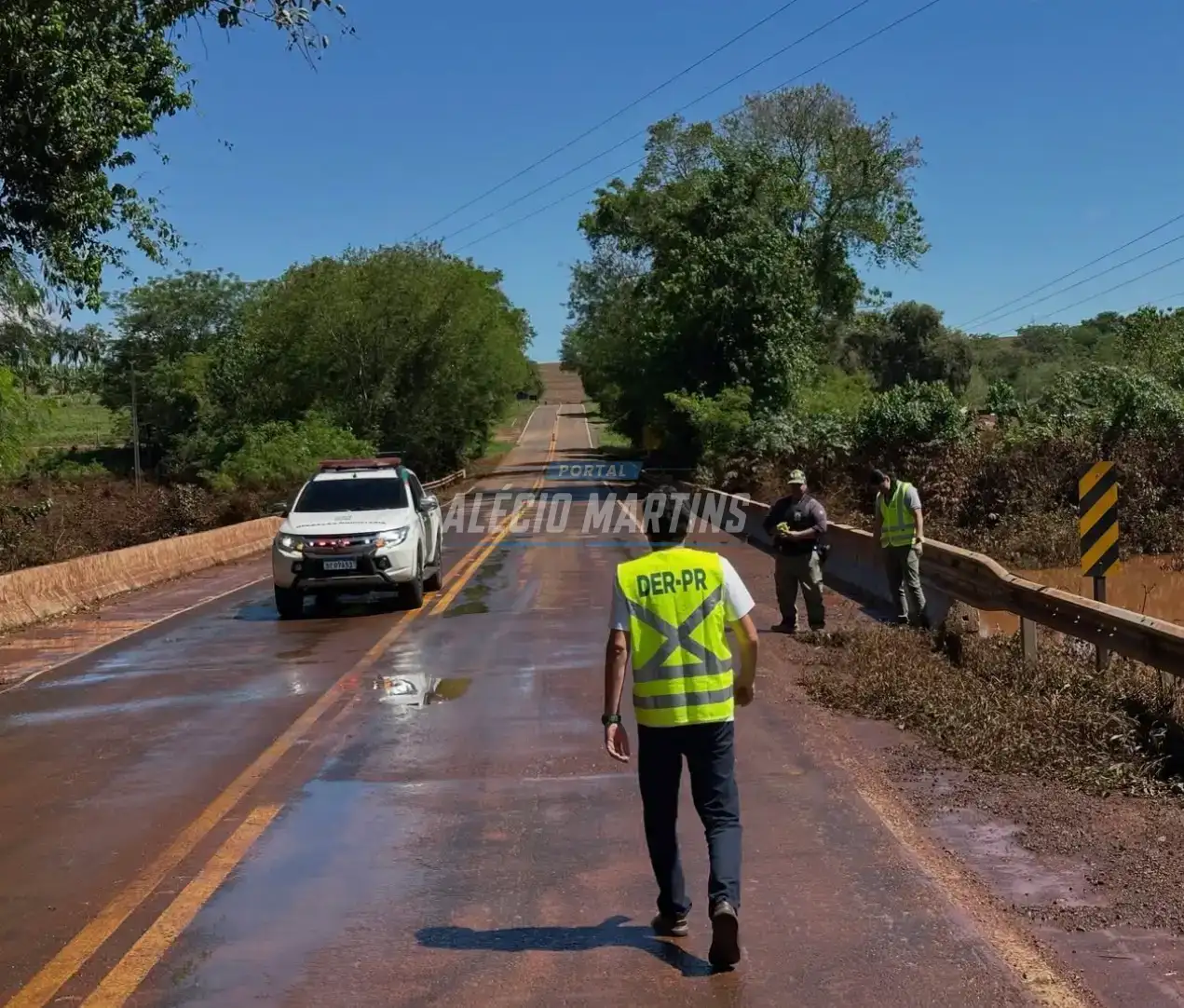 Ponte sobre o Rio Andirá, na PR-554, é liberada para o tráfego de veículos neste sábado