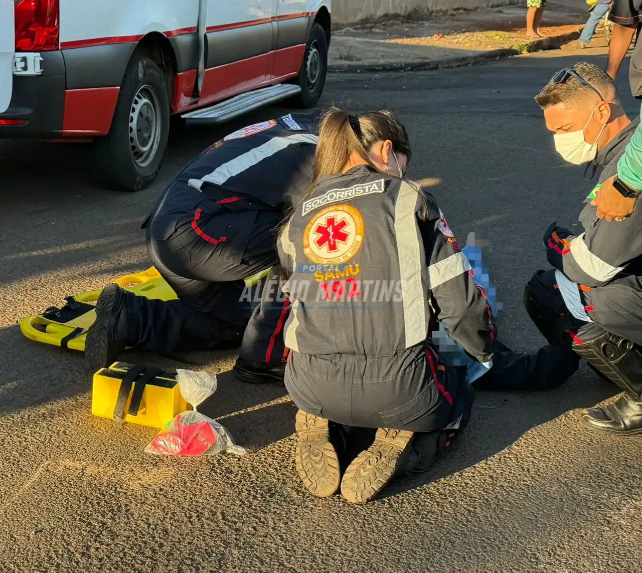 Motociclista fica ferida após carro avançar a preferencial em Paiçandu
