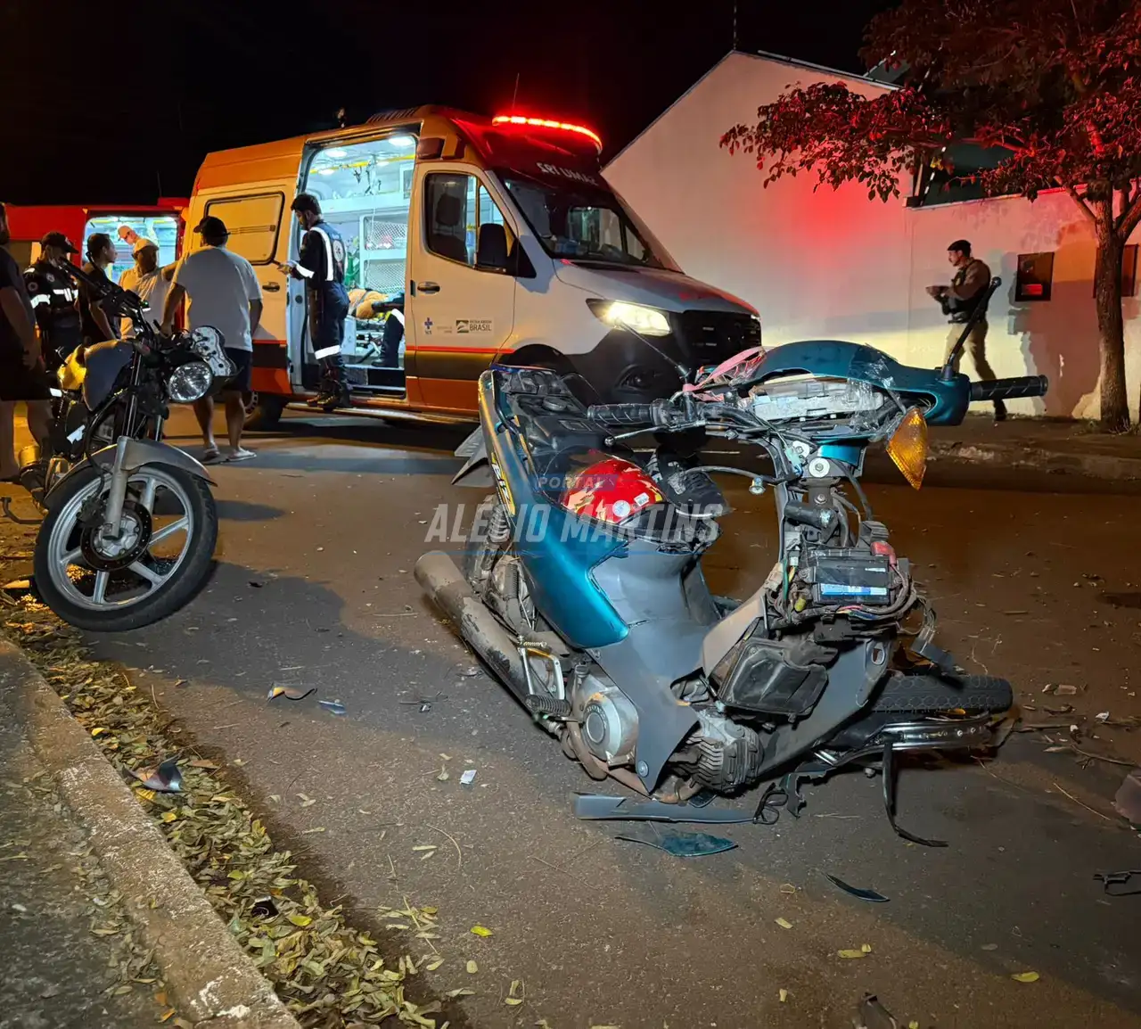 Dois homens ficam feridos após colisão frontal entre motocicletas em Paiçandu