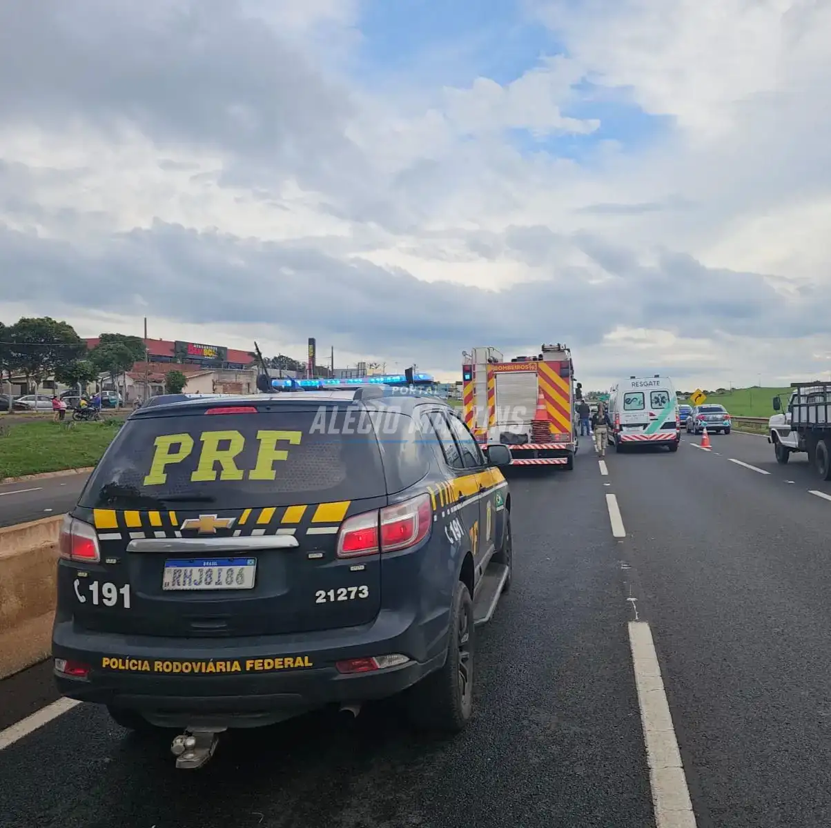 Homem morre atropelado ao tentar atravessar a rodovia em Mandaguaçu; vítima era tio de repórter que cobria a ocorrência
