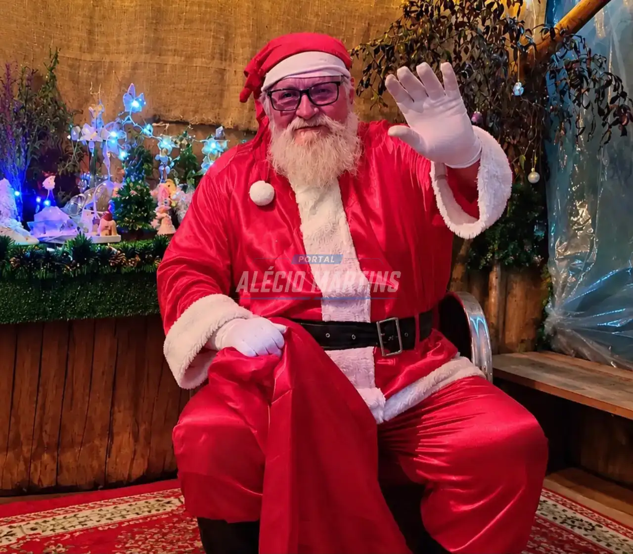 Papai Noel de Floresta fica gravemente ferido após ser atacado por boi e família pede orações