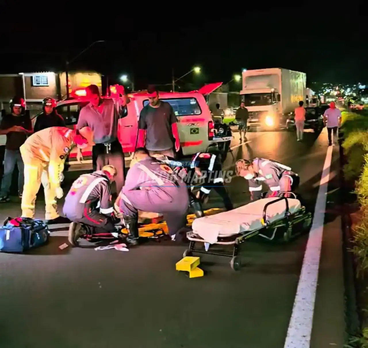 Acidente violento em Sarandi; Pedestre tem perna arrancada e morre no local e motociclista é socorrido em estado grave