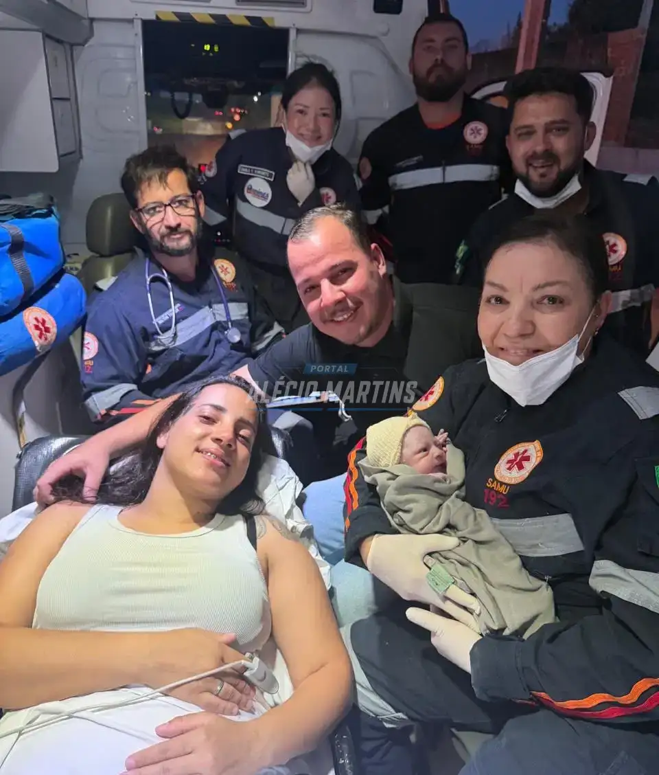 Bebê nasce dentro de ambulância do SAMU em Paiçandu