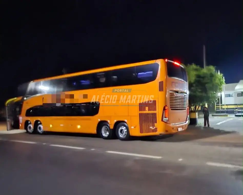 Piratas do asfalto - Ônibus com 22 passageiros é assaltado durante a madrugada na PR-317, em Floresta