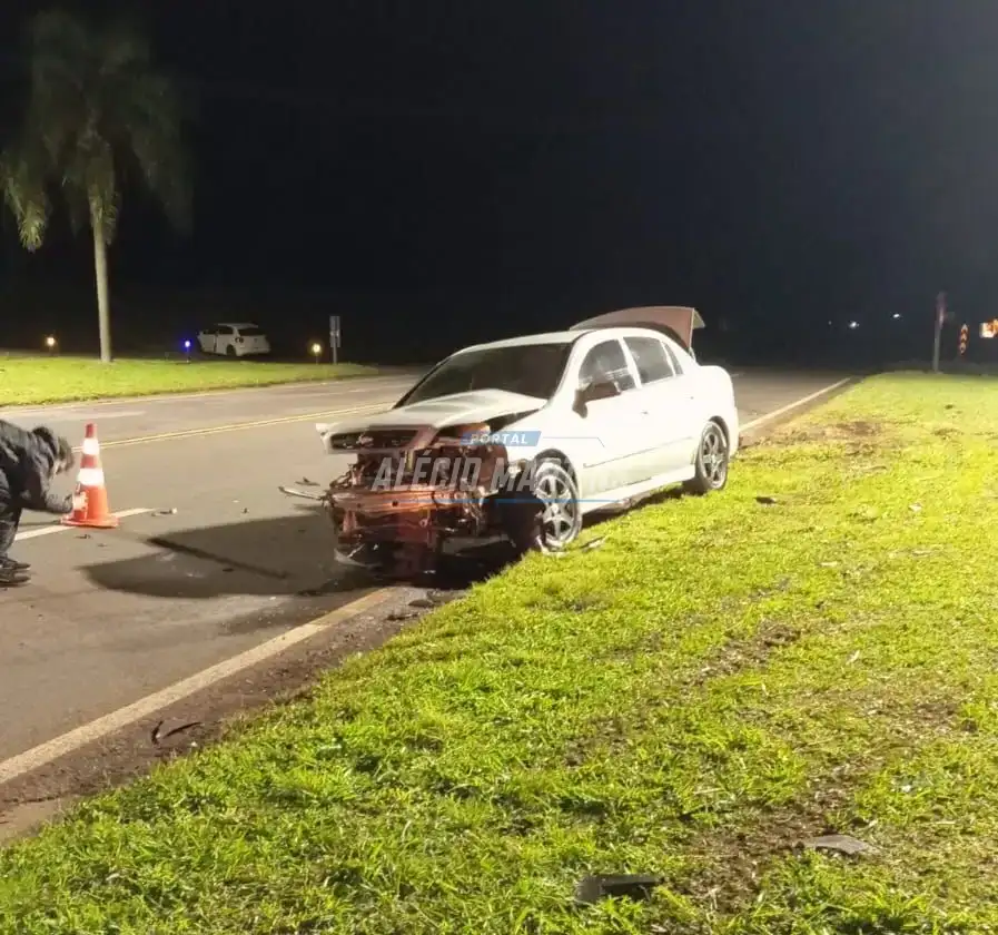 PR-323: duas pessoas ficam feridas em acidente no trevo de acesso a Jussara.
