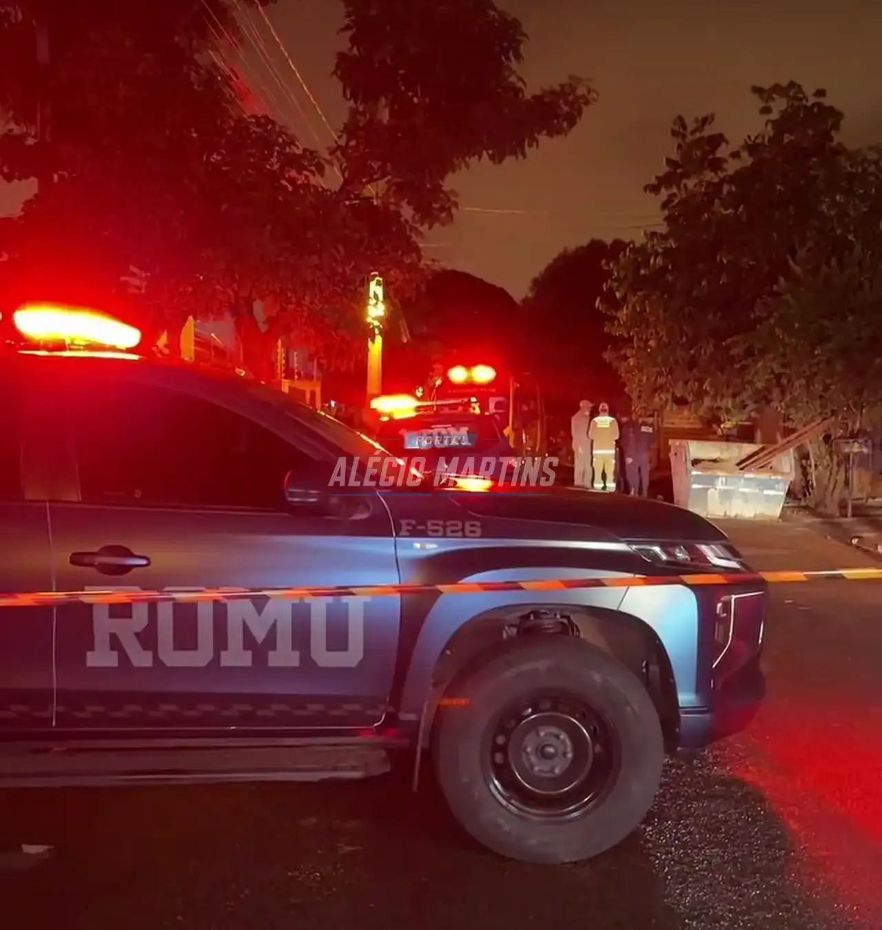 Morreu de graça - Homem é morto após confrontar atirador que discutia com a ex-companheira