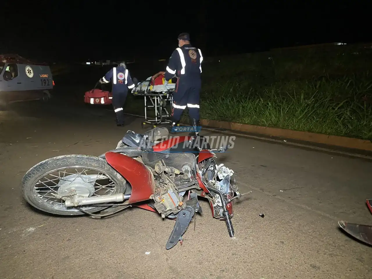Motociclista é socorrido após queda de moto em Paiçandu