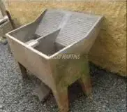 Tanque de concreto cai sobre duas crianças em Paiçandu. Ambas foram socorridas pelo SAMU