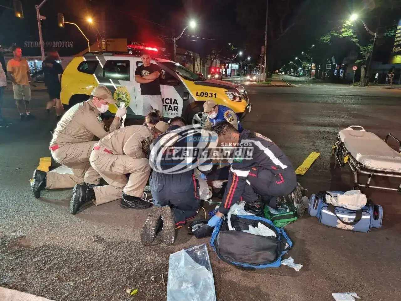 Acidente violento - Câmera registrou atropelamento em Maringá . O pedestre precisou ser intubado no local