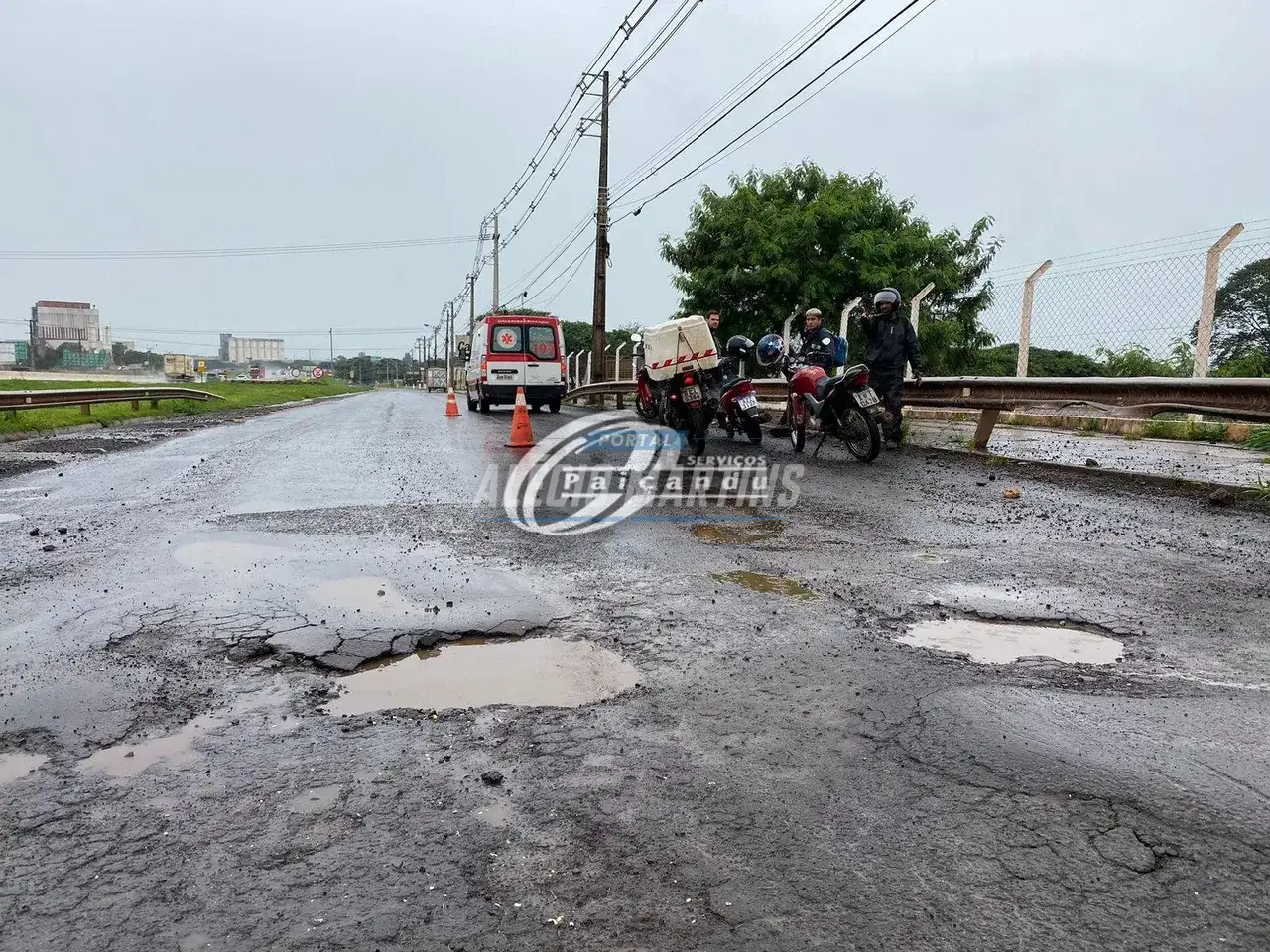 Buracos na marginal da rodovia deixa motociclista ferida entre Maringá e Paiçandu