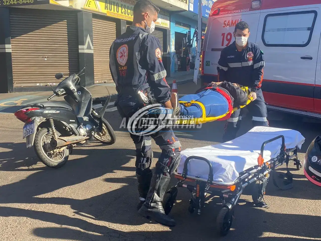 Motorista avança preferencial e motociclista fica ferida na Av. Sílvio Alves