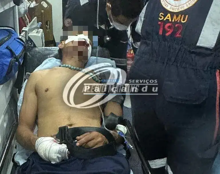 Homem fica ferido após ser atingido com golpes de facão, em Maringá. Duas motociclestas furtadas foram deixadas pelos agressores na cena do crime