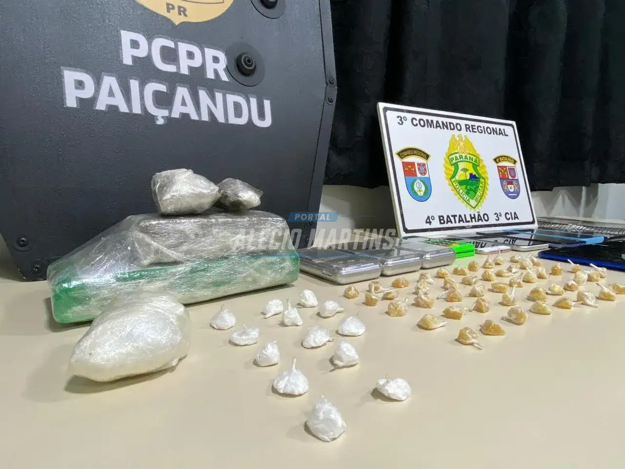 Operação policial resulta em drogas apreendidas e duas pessoas presas, em Floresta