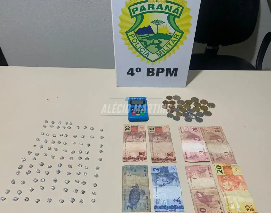 Polícia militar apreende dezenas de pedras de crack em Paiçandu. Duas pessoas foram presas