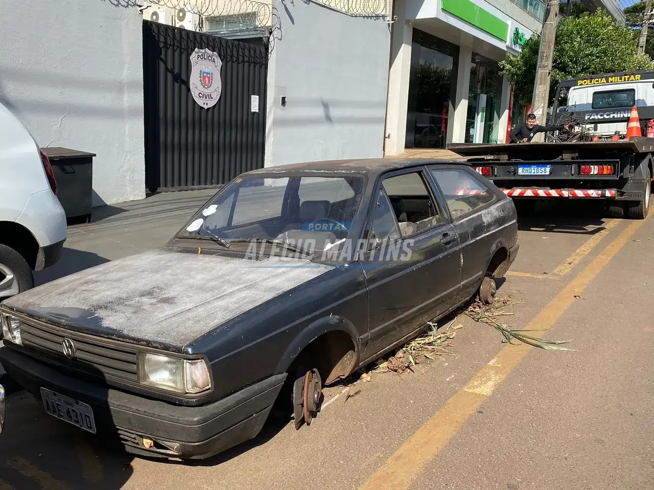 Carro que aparece em vídeo de bandidos comemorando furto é localizado pela PM de Paiçandu