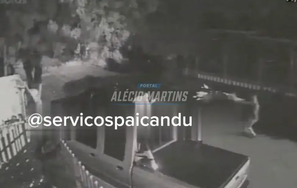 FLAGRANTE DE EXECUÇÃO EM PAIÇANDU - Vídeo mostra homem sendo morto a tiros por dois atiradores.