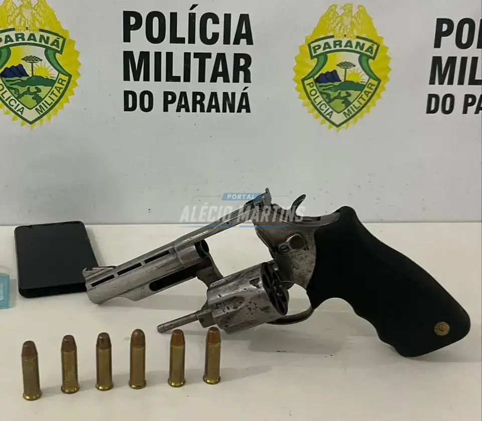Em abordagem da polícia militar homem com mandado em aberto é preso com arma de fogo, em Paiçandu