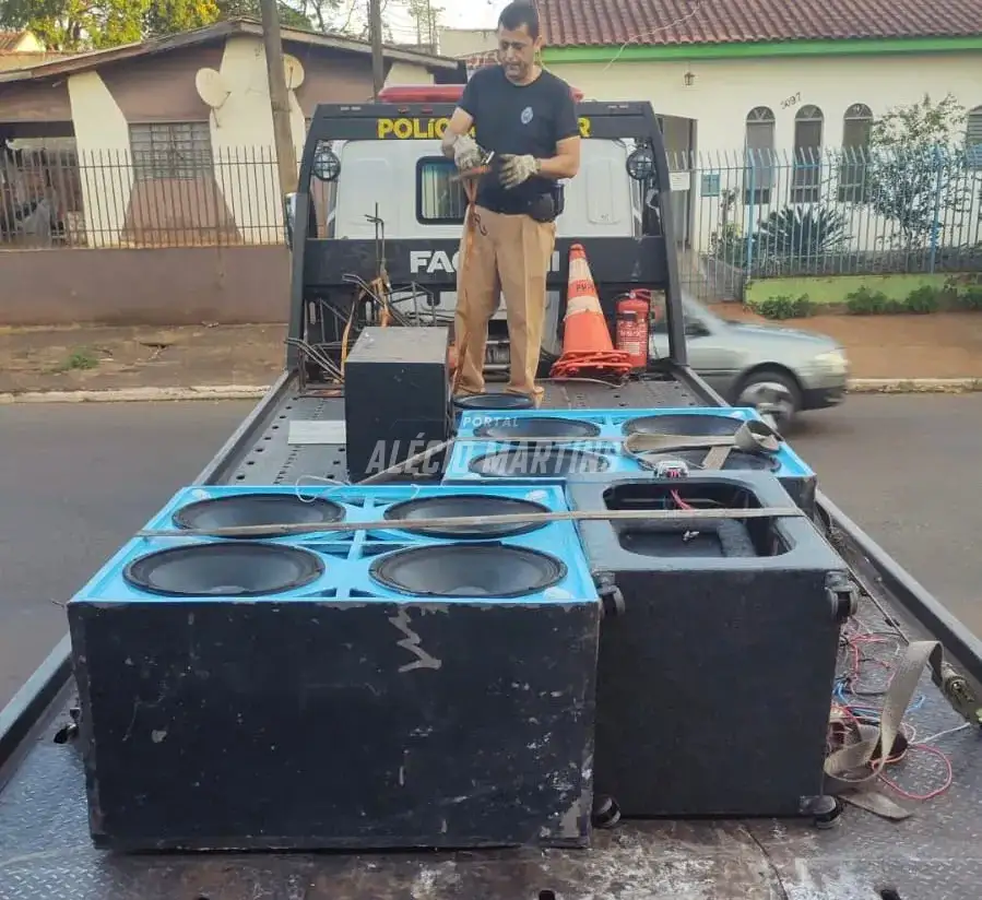 Perturbação de sossego - Caixas de som são apreendidas após denúncia de som alto em Paiçandu