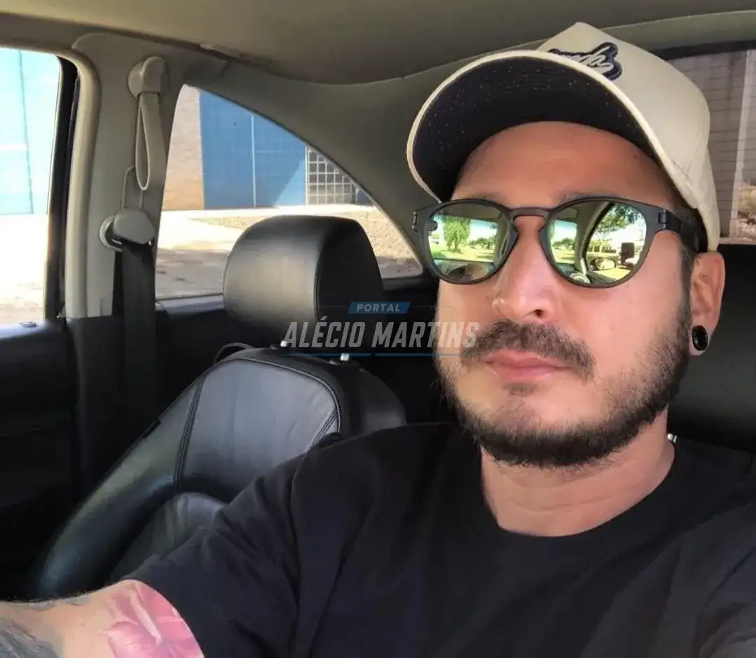 Motociclista morre após colisão com carro em Maringá. Motorista avançou a preferencial