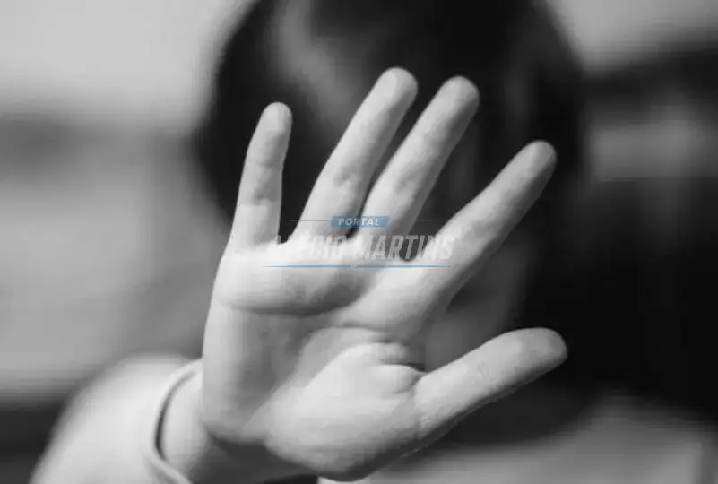 Homem de 58 anos é preso sob suspeita de abusar da própria filha de 11 anos, em Maringá