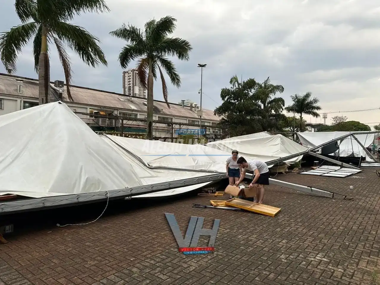 Tenda desaba por conta da forte chuva e 8 pessoas ficam feridas em Maringá