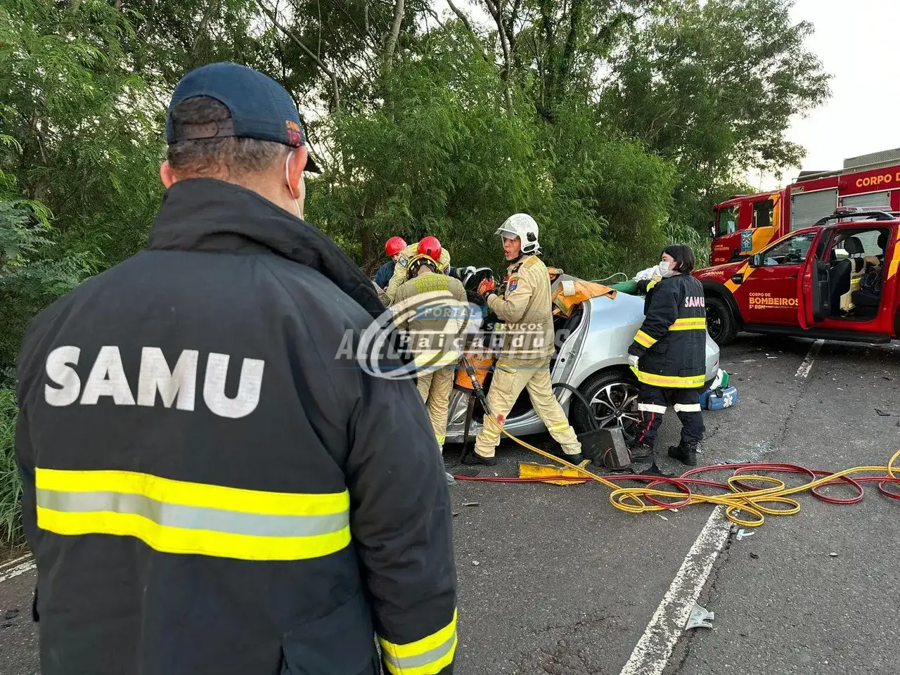 Colisão frontal no Contorno Sul deixa cinco pessoas feridas
