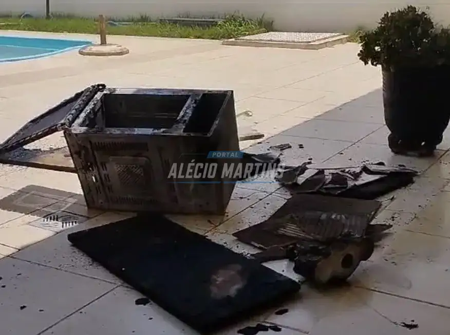 Air Fryer pode ter causado princípio de incêndio em residência em Maringá.