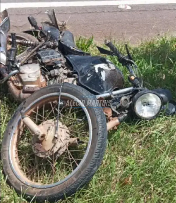 Motociclista morre após colisão contra caminhonete na PR-323