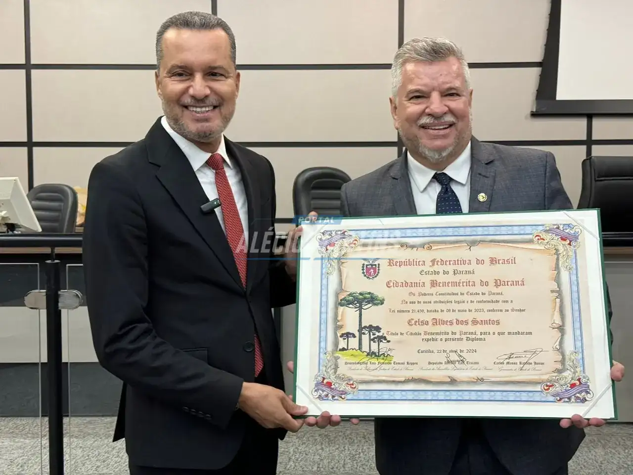 Apóstolo Celso Santos recebe título de Cidadão Benemérito do Paraná. A honraria foi proposta pelo Deputado Jacovós