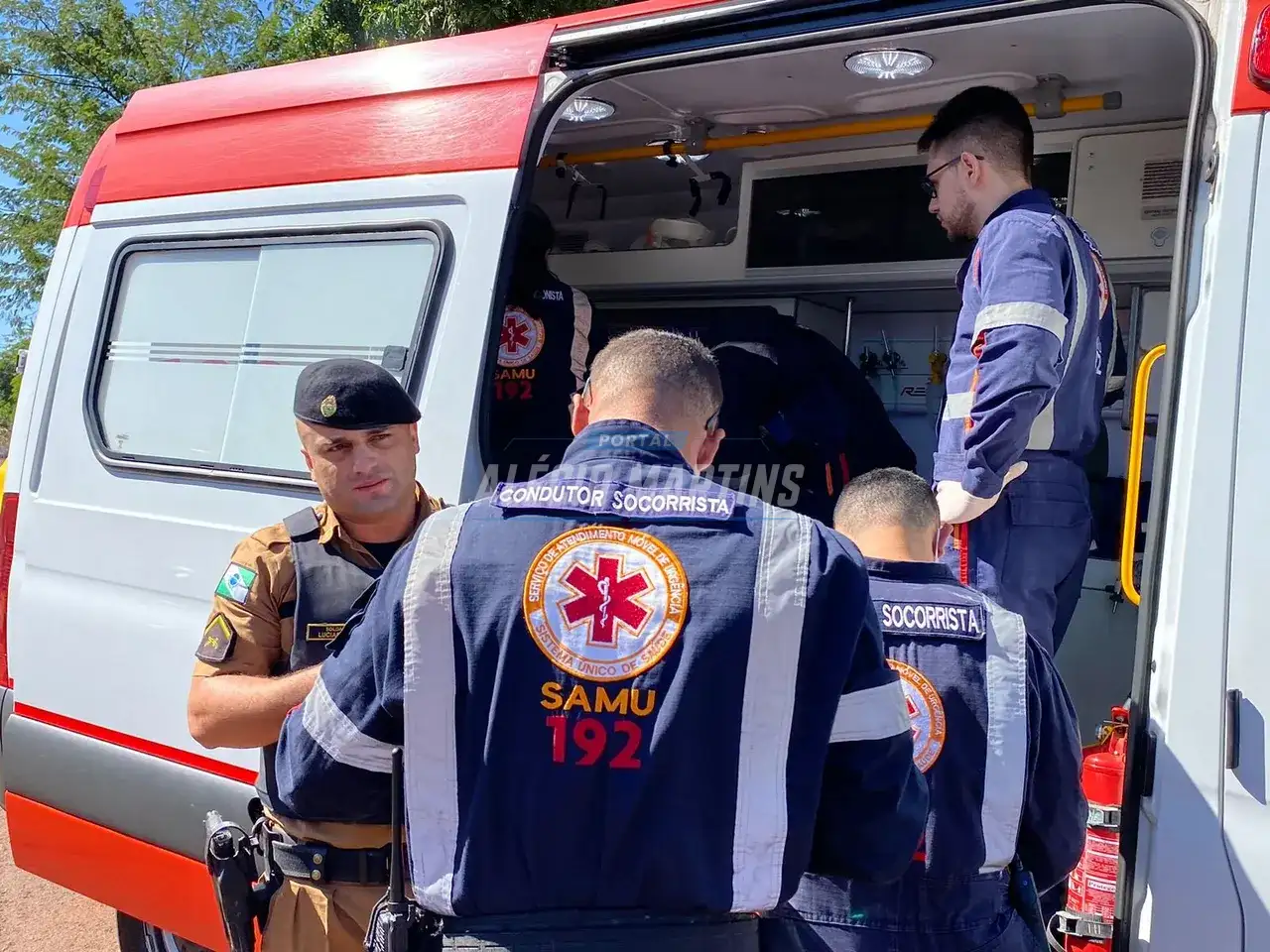Briga entre irmãos termina em um deles esfaqueado em Paiçandu. A mãe foi apartar a briga e acabou sofrendo um corte no dedo
