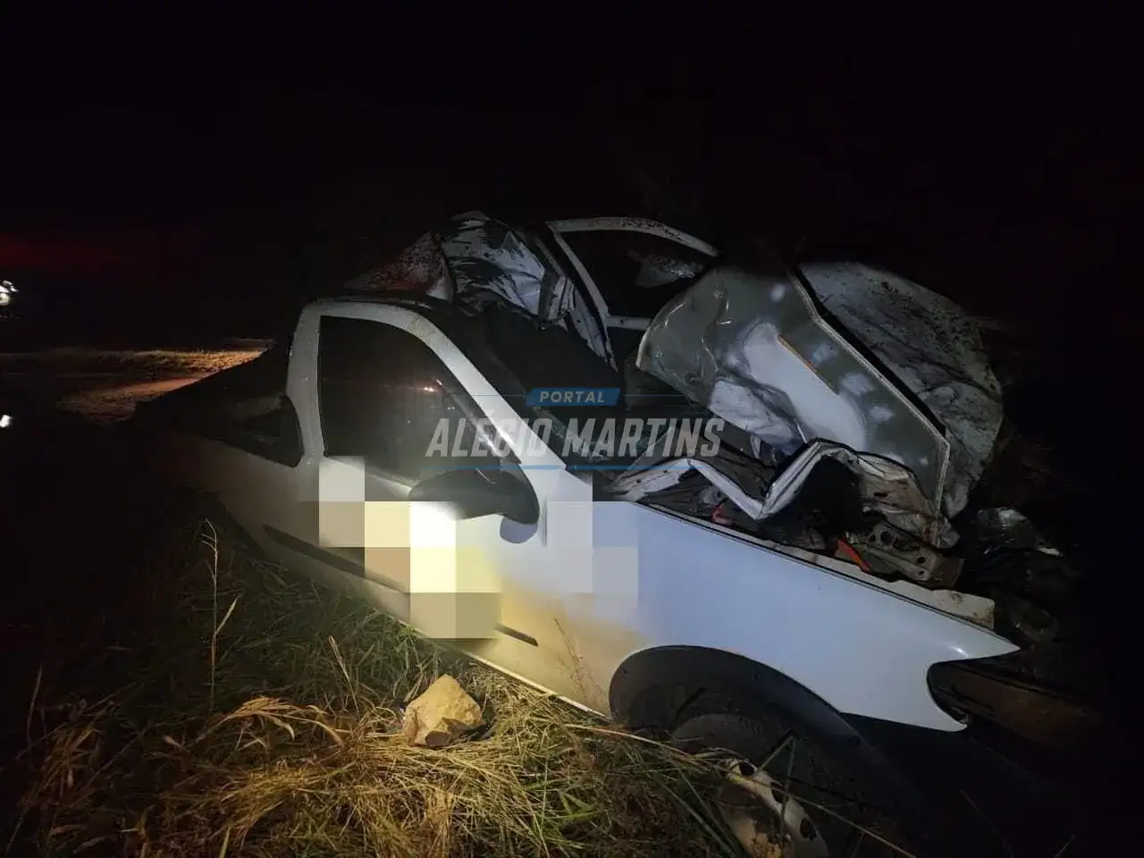 Motorista fica ferido após atropelar boi no meio da pista da rodovia PR-323