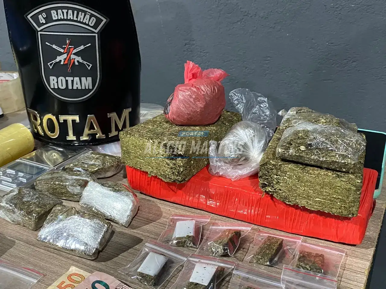 Após abordagem ROTAM de Paiçandu apreende drogas e encaminha três para delegacia