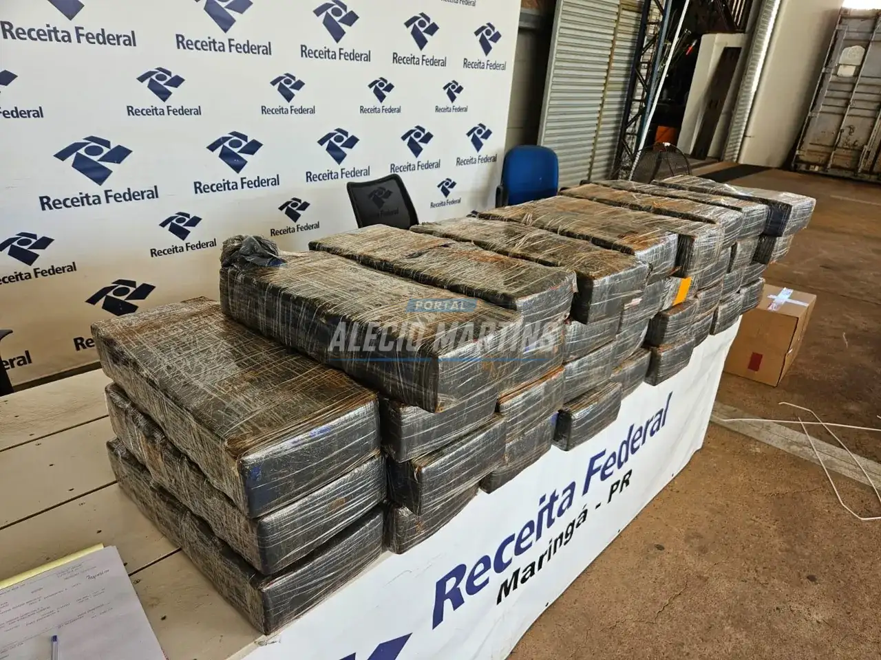 Mais de 350kg de maconha é apreendida em abordagem na PR-323 entre Água Boa e Paiçandu