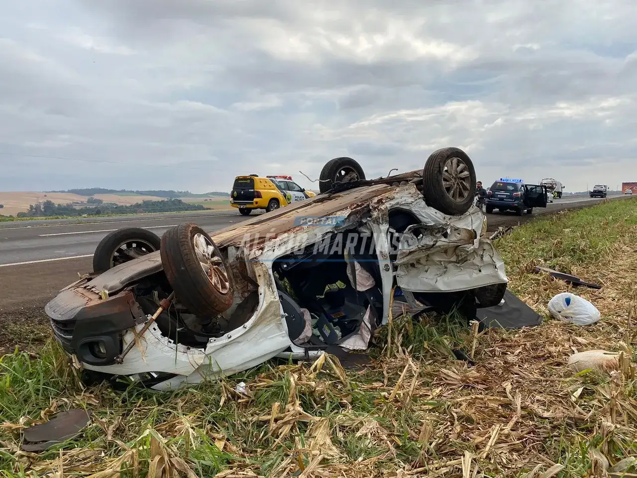 Motorista com carro carregado com contrabando foge de abordagem na contramão e provoca acidente grave na PR-317