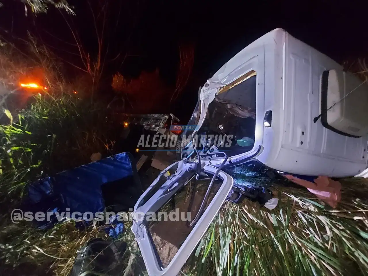 Motorista morre após caminhão cair em ribanceira na PR-323