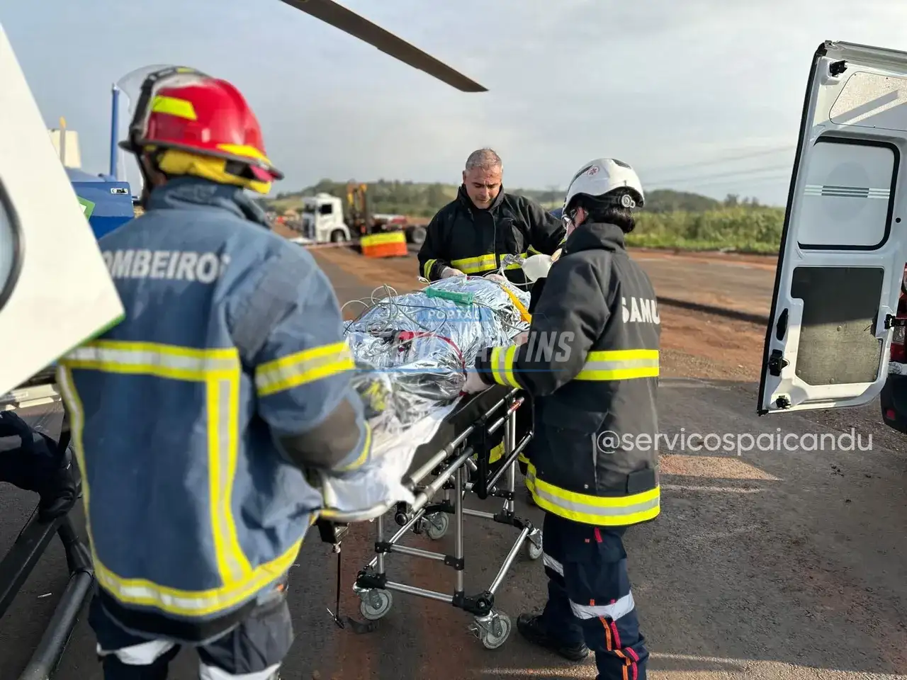 Uma pessoa morre e outra é socorrida em estado grave após acidente entre caminhões na PR-317