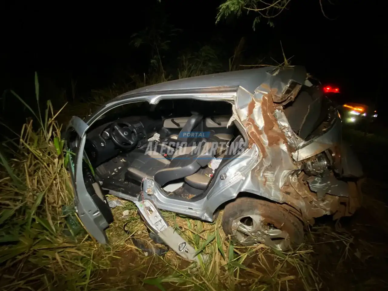 Motorista é intubado após carro capotar na rodovia entre Paiçandu e Água Boa